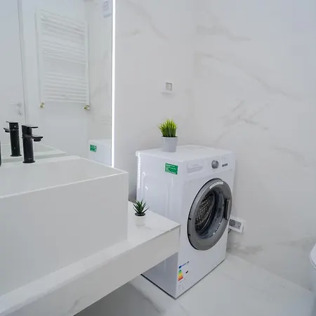 Serenade By Politehnica Park: Modern 2br With View * Bucharest